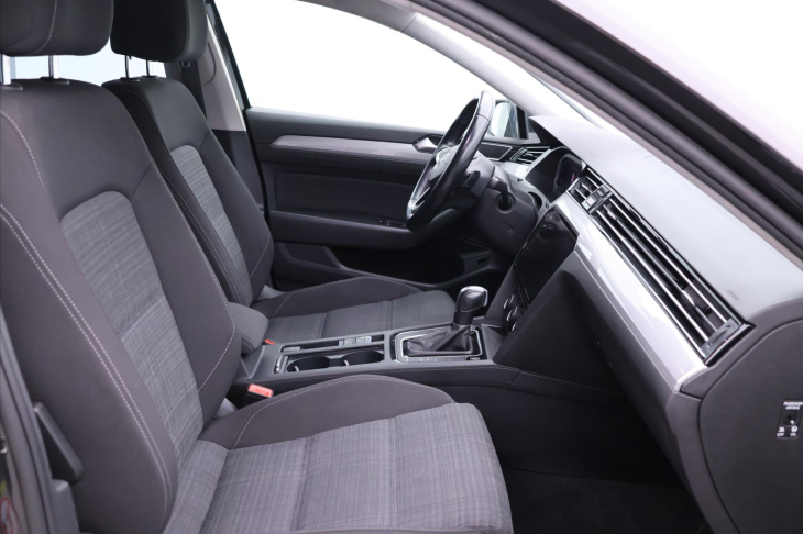 Volkswagen Passat 2,0 TDI DSG Virtual Business