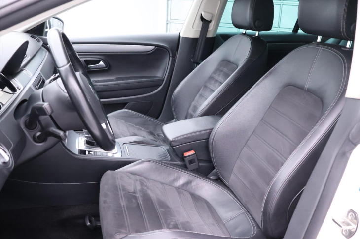 Volkswagen CC 2,0 TDI 130kW DSG Sport Xenon