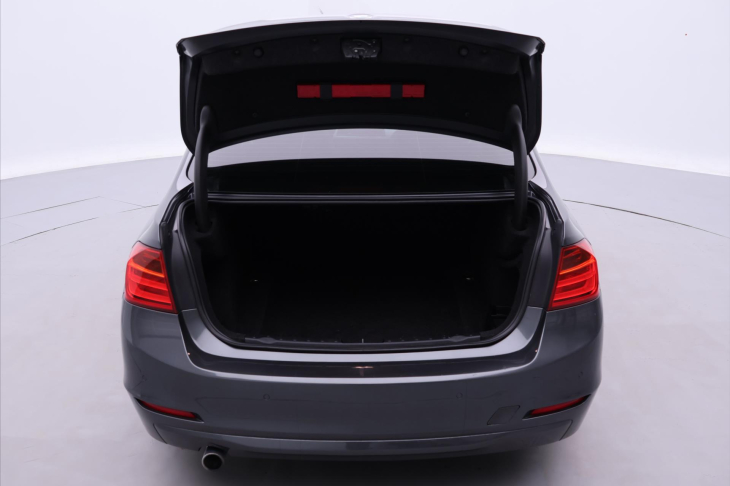 BMW Řada 3 2,0 320d 120kW Aut. Xenon Kůže