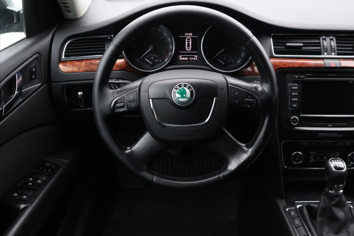 Škoda Superb 2.0 TDI 103kW CZ Xenon Tažné