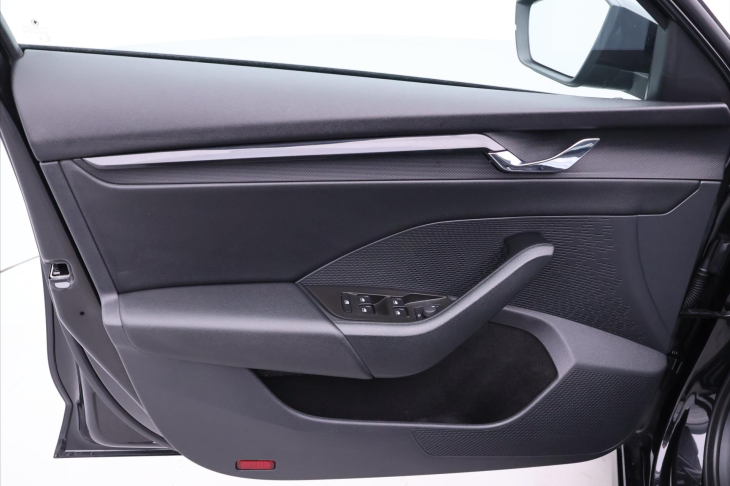 Škoda Octavia 2,0 TDI 85kW Ambition CZ DPH