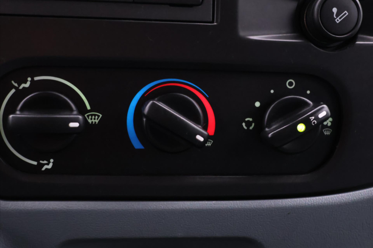 Ford Transit 2,2 TDCI 63KW Klima 9-Míst Tourneo