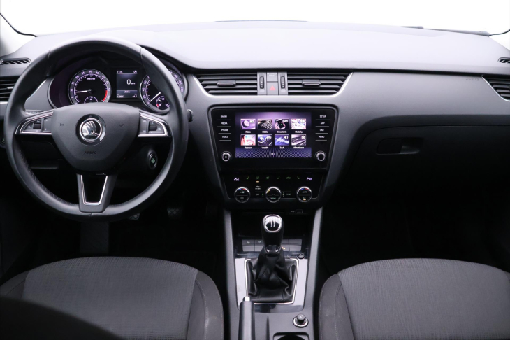 Škoda Octavia 1,6 TDI 85kW Style Tempomat
