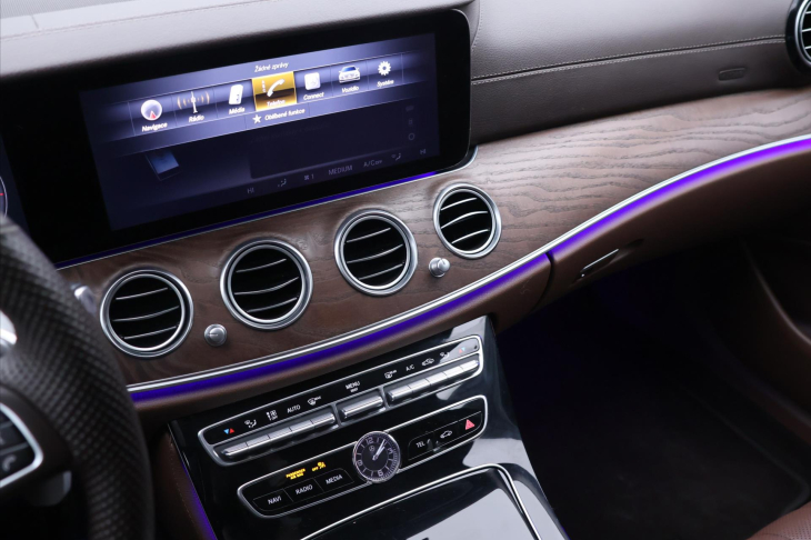 Mercedes-Benz Třídy E 3,5 400 245kW Aut. 4MATIC CZ