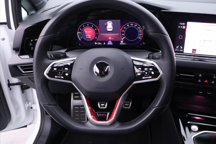 Volkswagen Golf 2,0 TSI GTI 180kW Virtual DPH