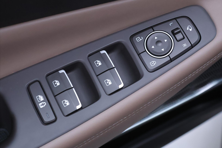 Hyundai Santa Fe 2,2 CRDI 142kW 4WD DCT Style