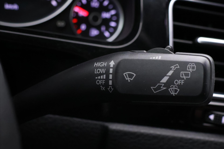 Volkswagen Touareg 3,0 TDI 193kW DSG R-line 4M