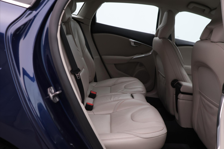 Volvo V40 1,6 D2 115 Summum