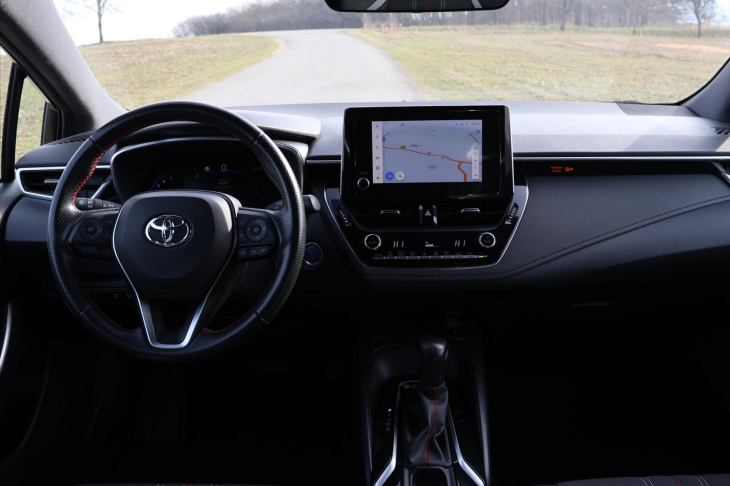 Toyota Corolla 1,8 Hybrid e-CVT 1.Maj DPH GR