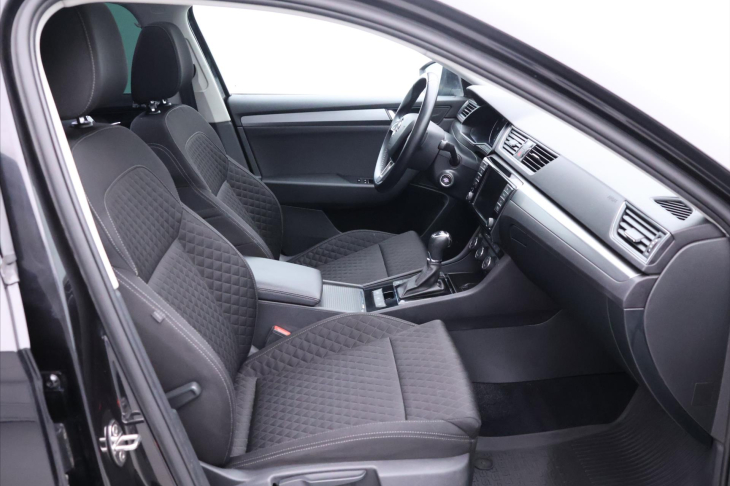 Škoda Superb 1,6 TDI DSG Style Panorama