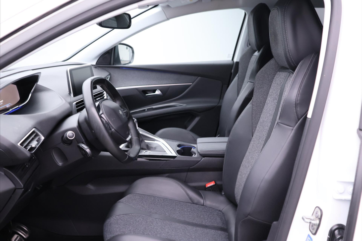 Peugeot 5008 1,2 PT 96kW CZ Allure 7-Míst