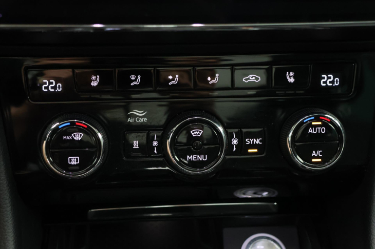 Škoda Superb 2,0 TDi 140kW 4x4 L&K DSG CZ
