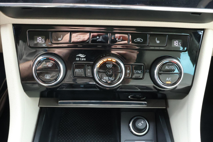 Škoda Superb 2,0 TDI 140kW DSG 4x4 Style CZ