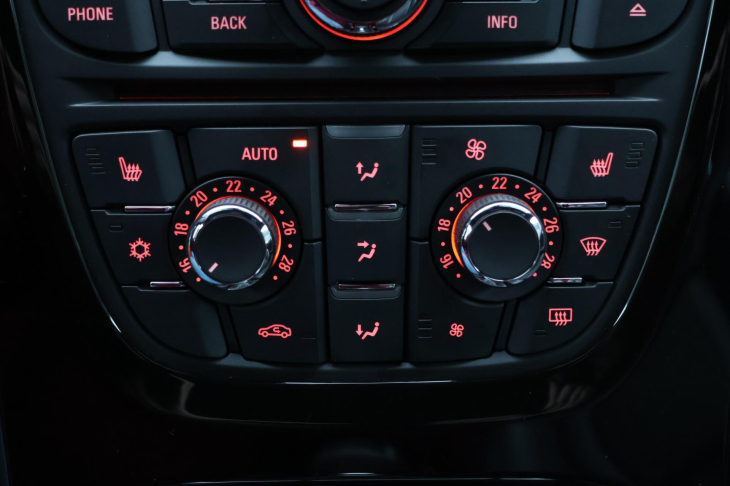 Opel Astra 2,0 T OPC 206kW Aut.klima