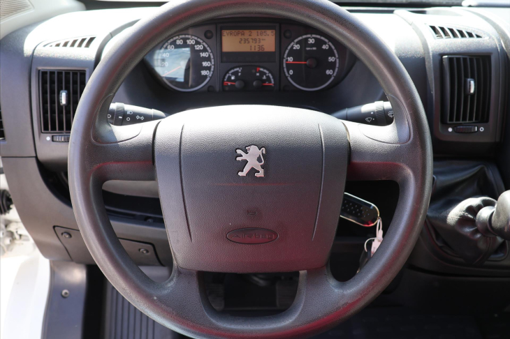 Peugeot Boxer 2,2 HDi 88kW L4H3 CZ 8 palet