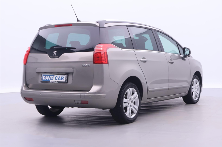 Peugeot 5008 1,6 HDI 120k CZ Allure 7-Míst