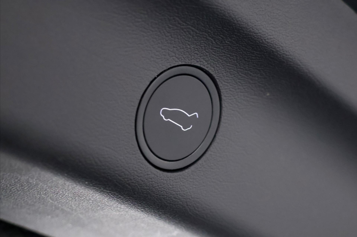 Tesla Model Y LR AWD sOH 92% 1.Maj DPH