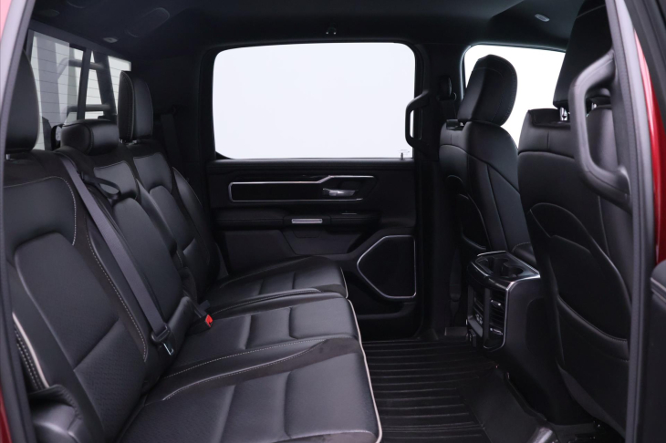 Dodge RAM 5,7 291kW 4x4 Crew Cab CZ DPH