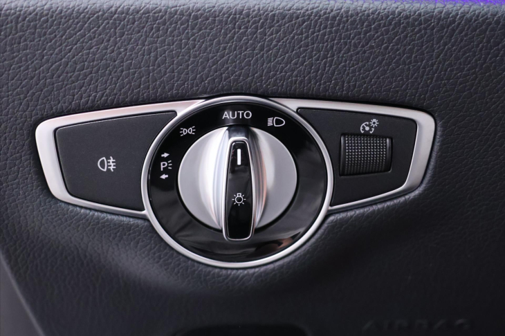 Mercedes-Benz Třídy E 2,0 220d 143kW 4Matic Aut. LED