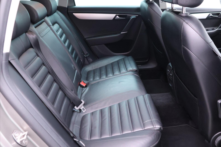 Volkswagen Passat 1,6 TDI Highline Xenon