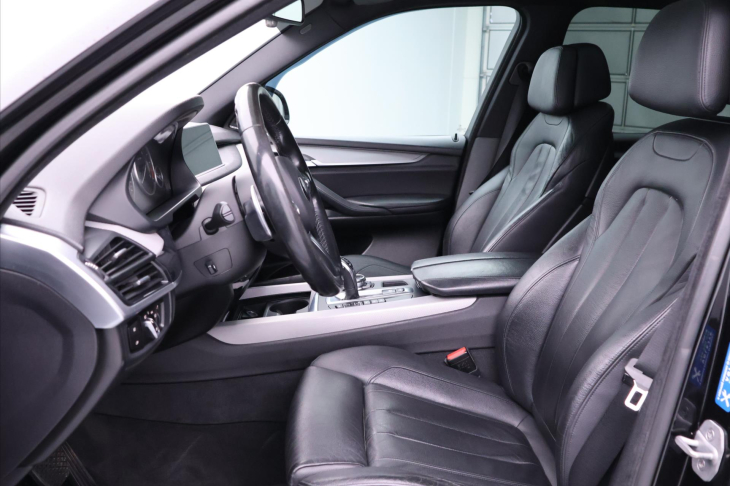 BMW X5 3,0 xDrive40d 230kW CZ