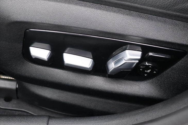 BMW Řada 5 3,0 530d xD CZ M-Sport HUD DPH