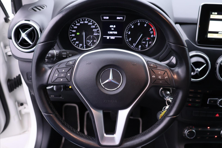Mercedes-Benz Třídy B 1,6 180 90kW Xenon, Serv.kn.