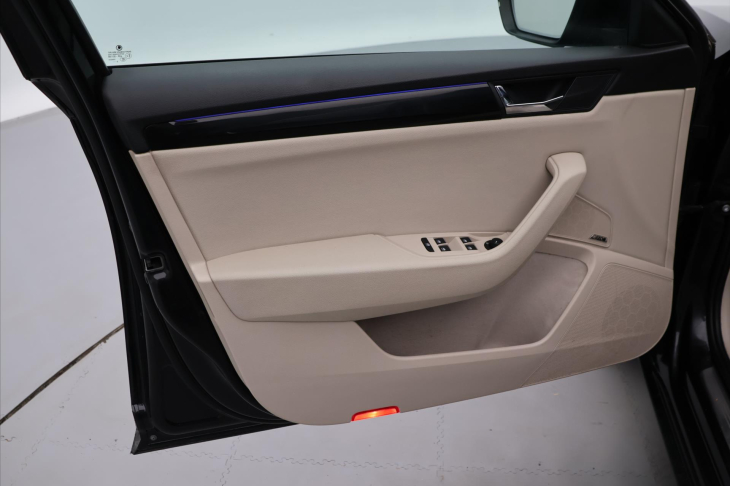 Škoda Superb 1,8 TSI 132kW DSG CZ L&K