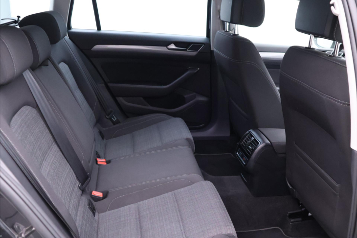 Volkswagen Passat 2,0 TDI DSG Virtual Business