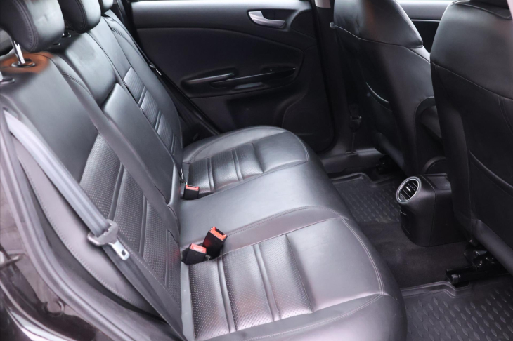 Alfa Romeo Giulietta 1,6 JTD 77kW Distinctive Kůže