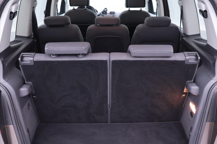 Volkswagen Touran 2,0 TDI 125kW DSG Cross 7-Míst