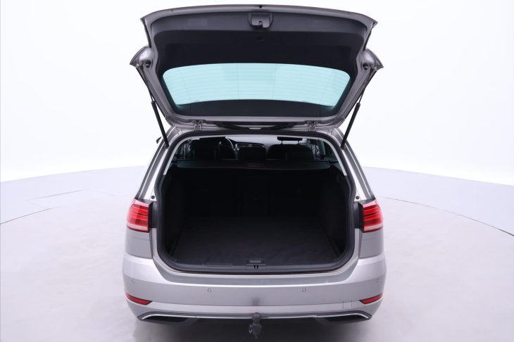 Volkswagen Golf 1,6 TDI LED DPH 1.Maj.