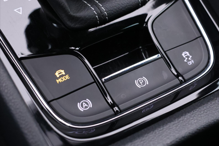 Škoda Karoq 2,0 TSI DSG Sportline 4x4 Pan