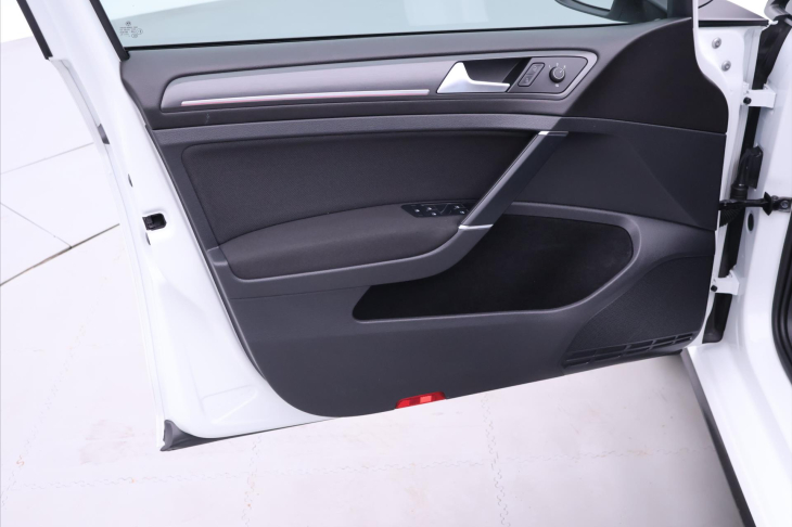 Volkswagen Golf 2,0 TSI GTI Performance DSG