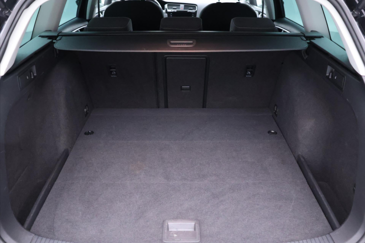 Volkswagen Golf 2,0 TDI 110kW Tažné Serv.kniha