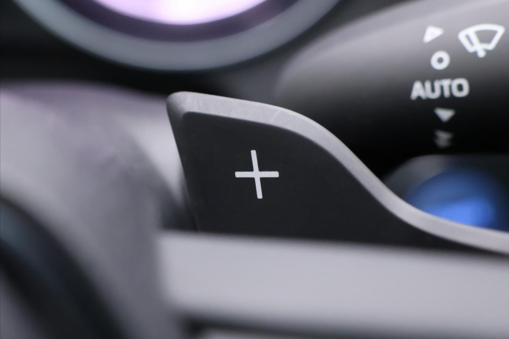 Toyota Camry 2,5 HB Executive CVT CZ DPH