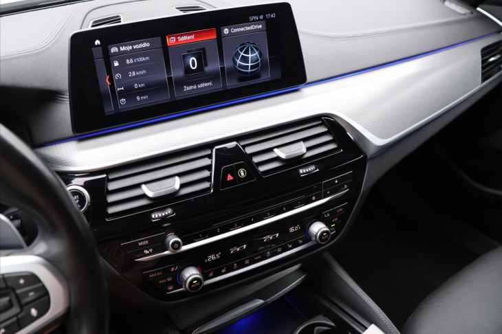 BMW Řada 5 3,0 530d 195kW xDrive CZ