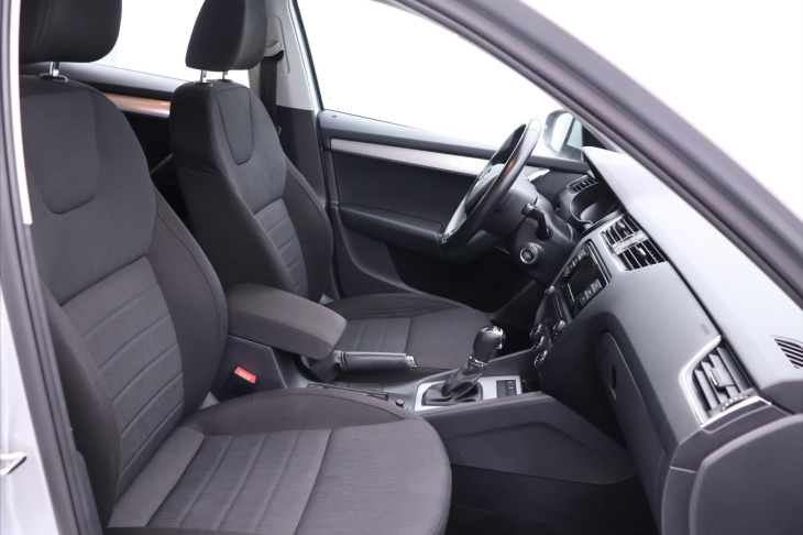 Škoda Octavia 1,6 TDI DSG CZ Style Kessy