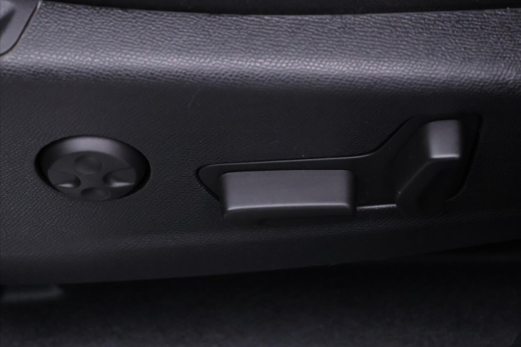 Peugeot 3008 1,2 e-THP 96kW Aut. GT Line