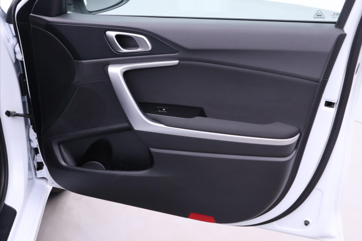 Kia Ceed 1,5 T-GDI 117kW Aut. CZ DPH