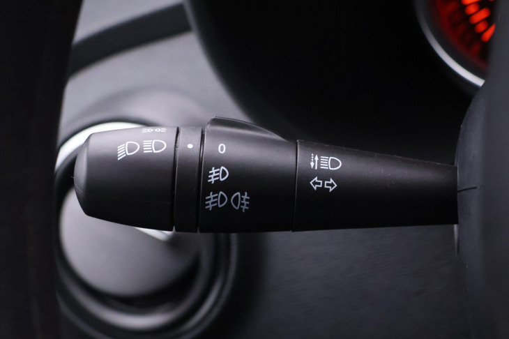 Dacia Lodgy 1,6 i 75 kW CZ 7 mísz LPG 2028