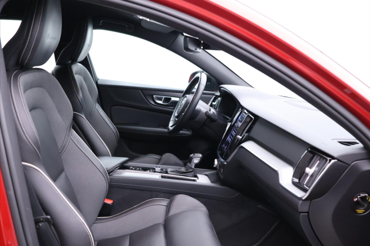 Volvo S60 2,0 T5 186kW Inscription CZ