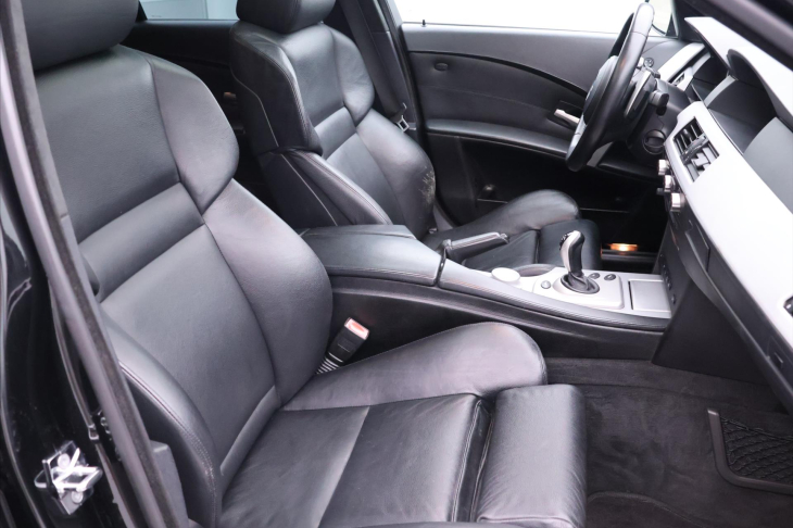 BMW M5 5,0 373kW Kůže Klima. Navigace