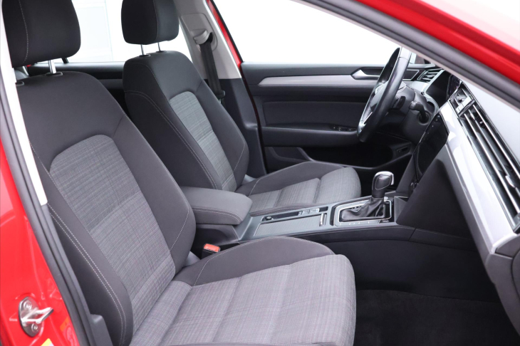 Volkswagen Passat 2,0 TDI DSG Business Panorama