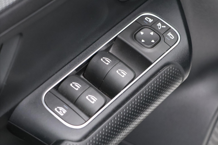 Mercedes-Benz Třídy B 1,5 180d 85kW Aut. Led Navi CZ
