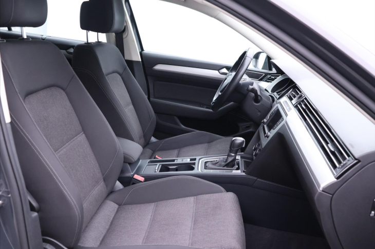 Volkswagen Passat 2,0 TDI 110kW DSG Comfort Navi