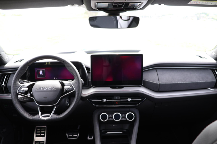Škoda Kodiaq 2,0 TDi Sportline DSG 4x4 7-Míst