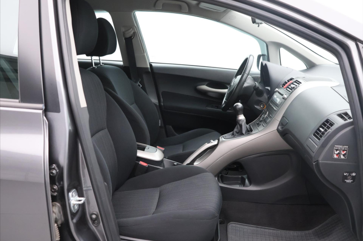 Toyota Auris 1,6 VVT-i 91kW Sol Aut.klima