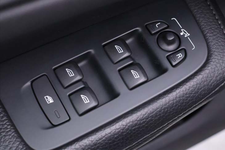 Volvo V60 2,0 D4 Drive-E Aut. AWD CZ DPH