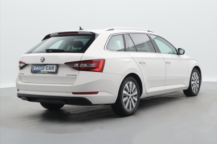 Škoda Superb 1,6 TDI Style 1.maj servis kn.